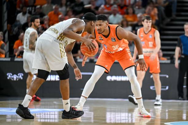 他抓住一次 他抓住一次